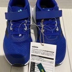 未使用　adidas  運動靴18センチの画像