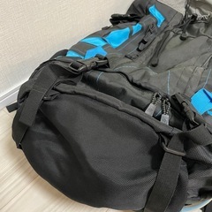 Columbia リュックサック 50L ブラック×ブルー　登山の画像
