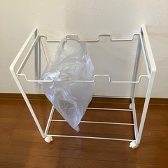 ゴミ受け
の画像