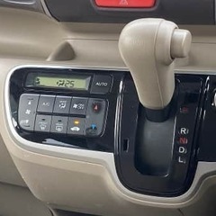 ライトブルーのN-BOXの画像