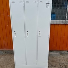 定価10万　3人用ロッカー　コクヨ　幅90 奥51 高さ179c...
