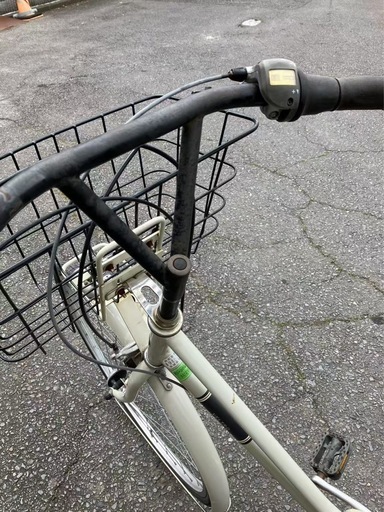 27インチ8段変速機付き自転車です。