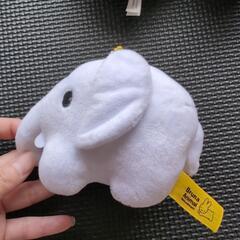 小さな人形たちの画像
