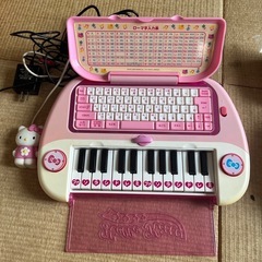 キティちゃんピアノパソコン