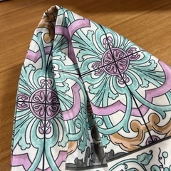 新品未使用 マレーシア幾何学タイル スカーフ