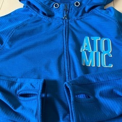 ATOMIC パーカー　紐なしの画像