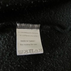 FISCHER 黒パーカーの画像