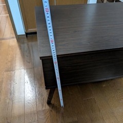 収納付きテーブル、開閉、高さ調整の画像