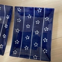 丼の器４枚　平皿２枚　セットの画像