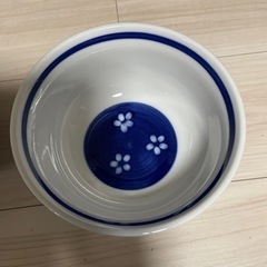 丼の器４枚　平皿２枚　セットの画像