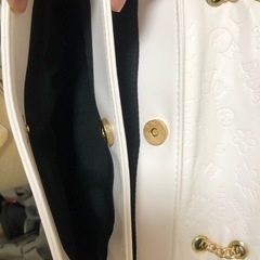 【新品】白いカバンレディースの画像
