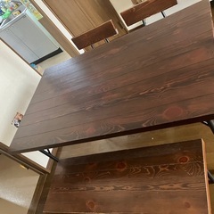 テーブル　椅子　長椅子の画像