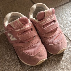 ニューバランス子供用シューズの画像
