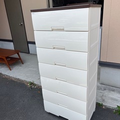 ７段プラスチックタンス