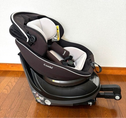 combi チャイルドシート