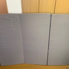 ニトリ　三つ折りボリュームマットレス　定価9900円の画像