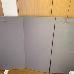 ニトリ　三つ折りボリュームマットレス　定価9900円の画像
