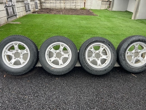 【決まりました】ジムニーjb23 スタッドレスタイヤホイール付き