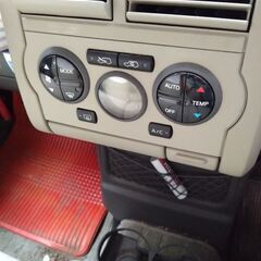 日産キューブ　ワンオーナー　4WD　カーナビ　バックカメラ付の画像