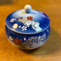 有田焼　蓋付き小鉢の画像