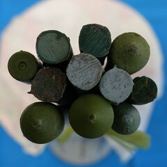 中古品 園芸棒 太さ長さいろいろ・変形・色あせ・汚れあり 全107本の画像