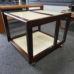 サイドテーブル
