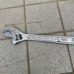 モンキーレンチ