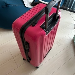 スーツケース　キャリアーの画像