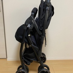 【極美品】大幅値下げベビーカー  アップリカ オプティア クッション グレイス 黒 の画像