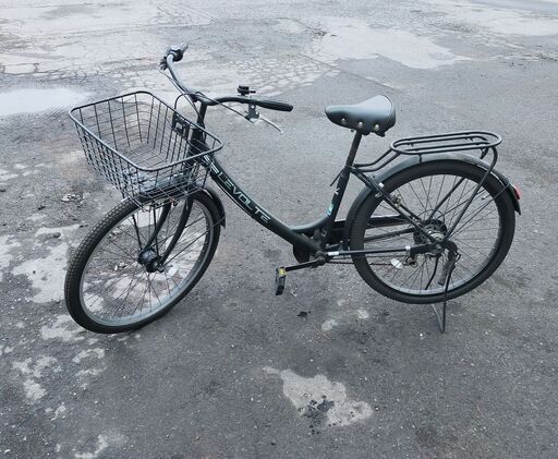 ★注意事項をご確認ください。　閉店セール中につき、通常特価19,778円より半額の9,889円!　LEVOLTE レボルテ 26インチ 自転車 26ｘ1.95 ファットタイヤ 6段変速 オートライト 黒 マットブラック