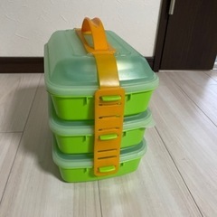 ３段お弁当箱の画像