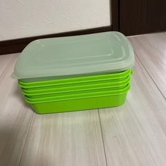 ３段お弁当箱の画像