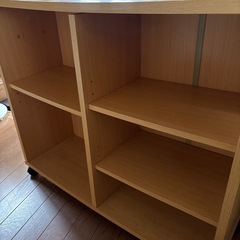 キャスターつき本棚
