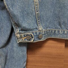 レディス　ショート丈デニムジャケットの画像