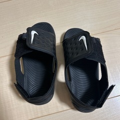 子供　NIKEサンダルの画像