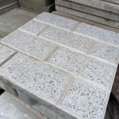 ⑧石板の画像