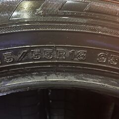 DUNLOP WINTER MAXX WM03 215/55R18 18インチ スタッドレス 4本 23年製 バリ溝 CX-30 ハイエース デュアリス等　(VTH145)の画像