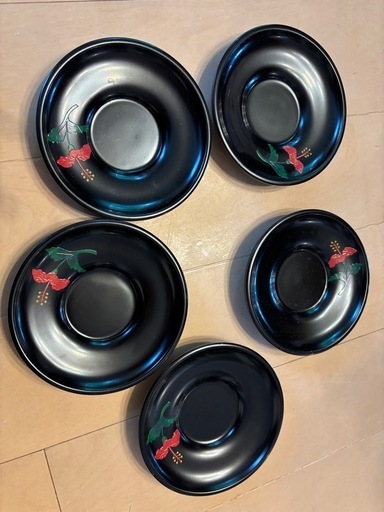沖縄　漆の皿　大小5皿ずつ