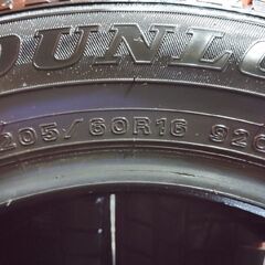 DUNLOP WINTER MAXX WM02 205/60R16 16インチ スタッドレス 4本 23年製 バリ溝 カローラスポーツ レガシィB4 リーフ等　(KTM367)の画像