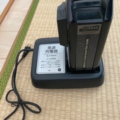 電動自転車のバッテリー、充電器