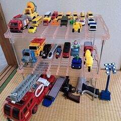 男の子用おもちゃ　ミニカーなど