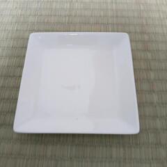 四角の小皿