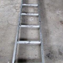 アルミ製のはしごの画像