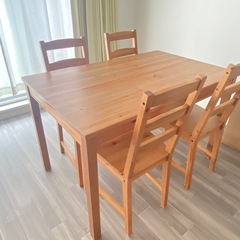 【済】IKEA ヨックモックダイニングテーブル　イス4脚付きの画像