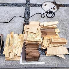 端材セット(OSB、パイン材等、焚き火、薪の代わり、廃材、木材)