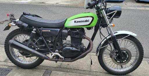カワサキ 250tr フロントフェンダー (しろ) 和泉中央のカワサキ