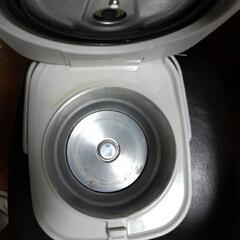 ３合炊き炊飯器の画像