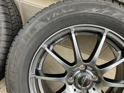195/65R16超バリ山スタッドレスタイヤ付きホイール4本　ライズ、ロッキー等　ランクB
