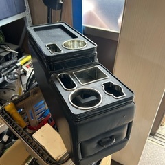車のドリンクホルダー+αケース　？