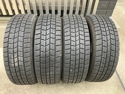 195/65R15バリ山スタッドレスタイヤ4本プリウス、ノア